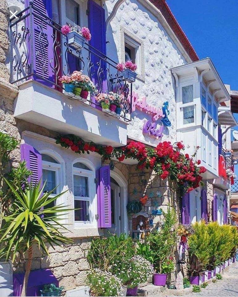 Alaçatı Sokakları